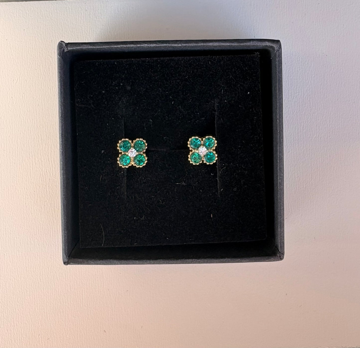 Puce d'oreille princesse